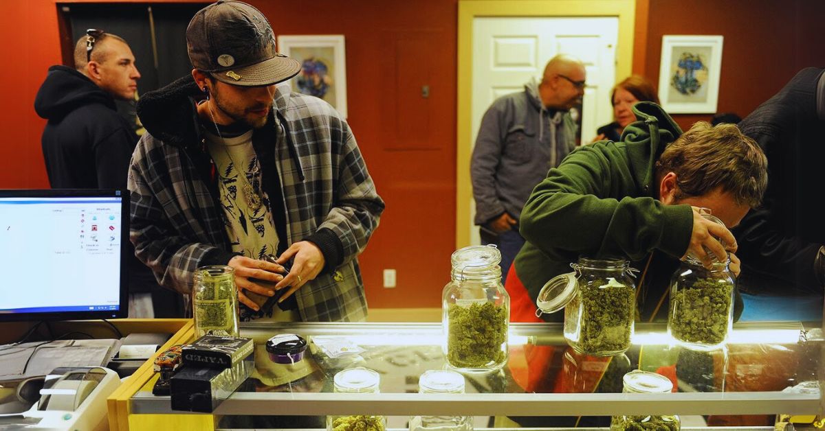 How Does Visiting the Cannabis Lounge Work?